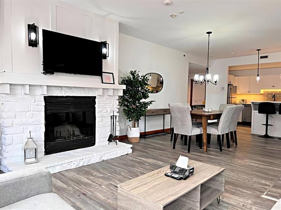 Tremblant Les Eaux 227-1 By Escapades Tremblant Apartamento Mont-Tremblant Exterior foto